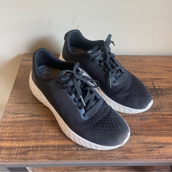 Aetrex Black and White Athletic Shoes Size 6.5 - Picture 1 of 7